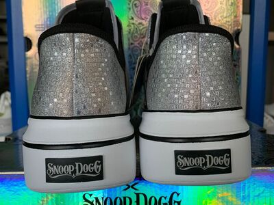 Schuhe von Skechers: Ansicht Ferse: ONE-DISCO SNOOP DOGG SKECHERS SLIP_INS